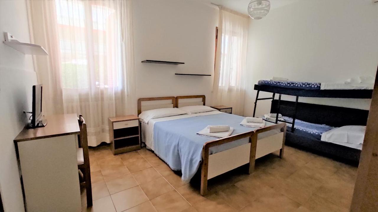 Hotel De Amicis Riccione Eksteriør billede