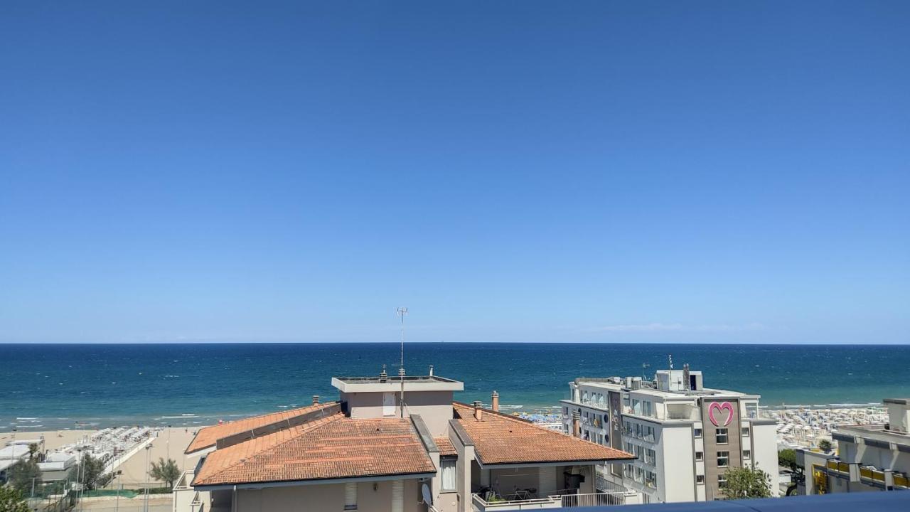 Hotel De Amicis Riccione Eksteriør billede