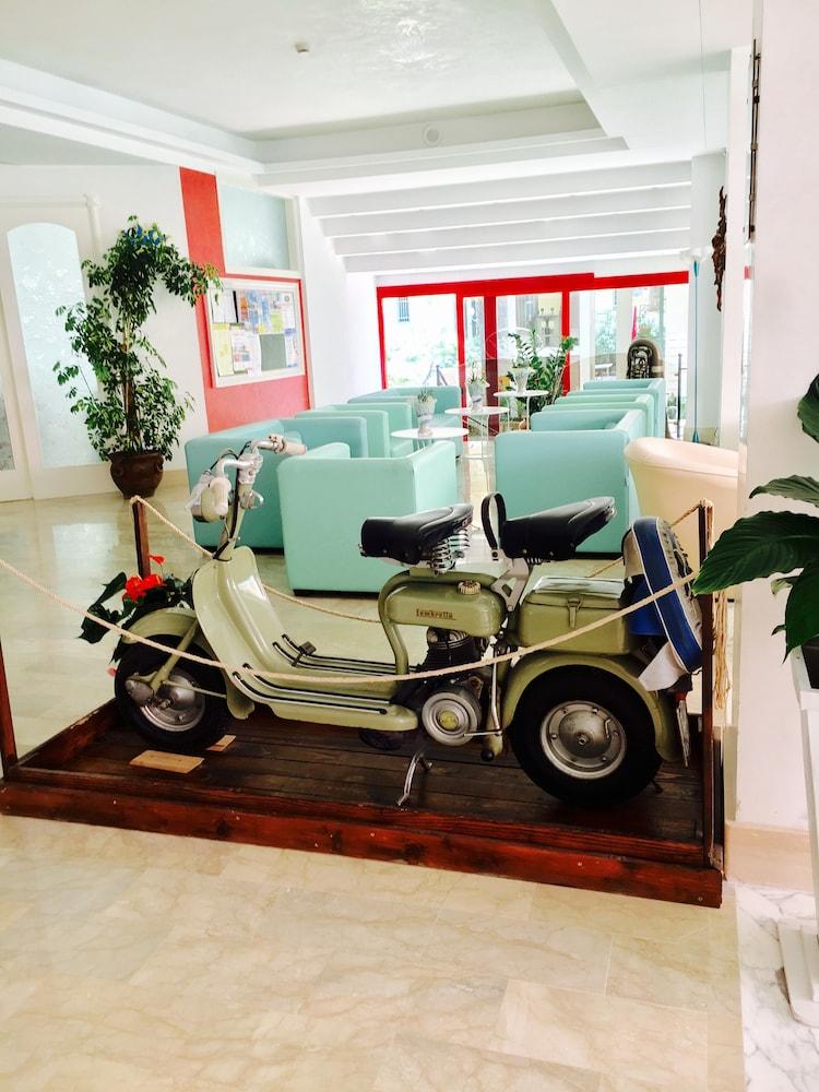 Hotel De Amicis Riccione Eksteriør billede