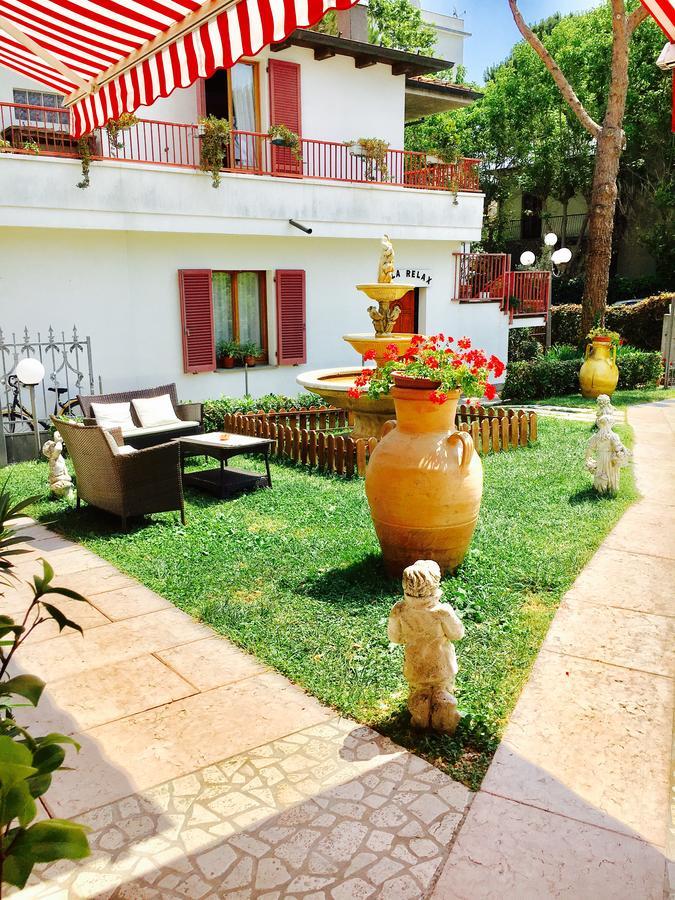 Hotel De Amicis Riccione Eksteriør billede