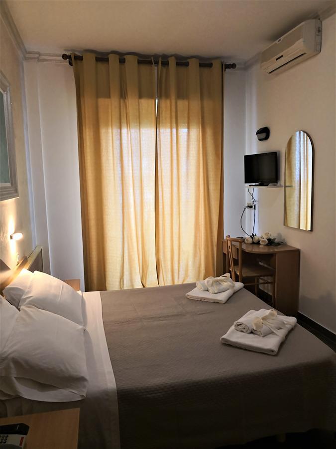 Hotel De Amicis Riccione Eksteriør billede