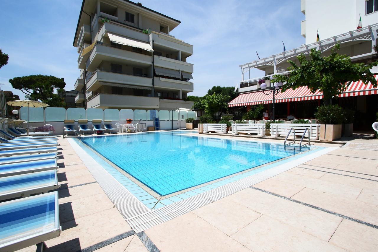 Hotel De Amicis Riccione Eksteriør billede