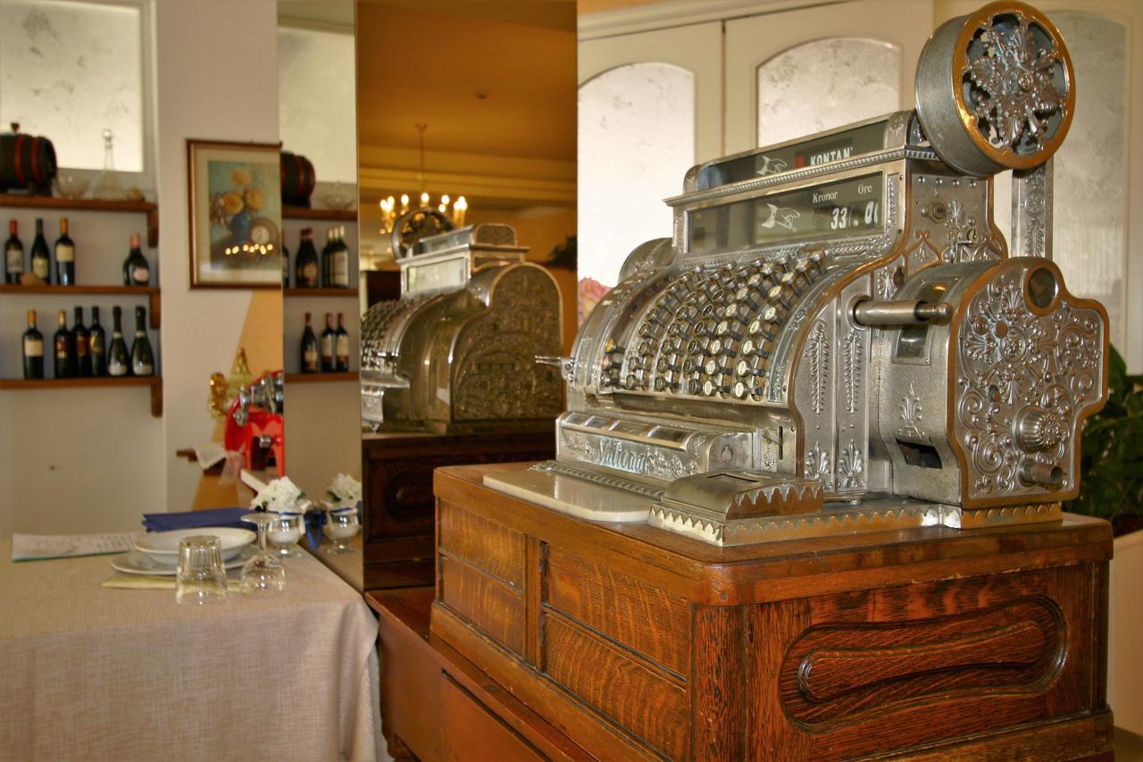 Hotel De Amicis Riccione Eksteriør billede