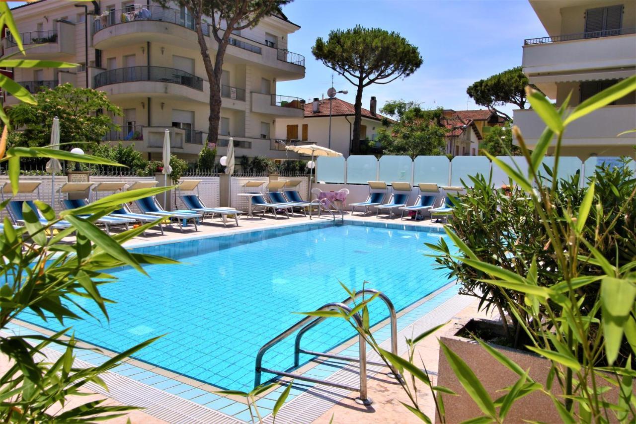 Hotel De Amicis Riccione Eksteriør billede