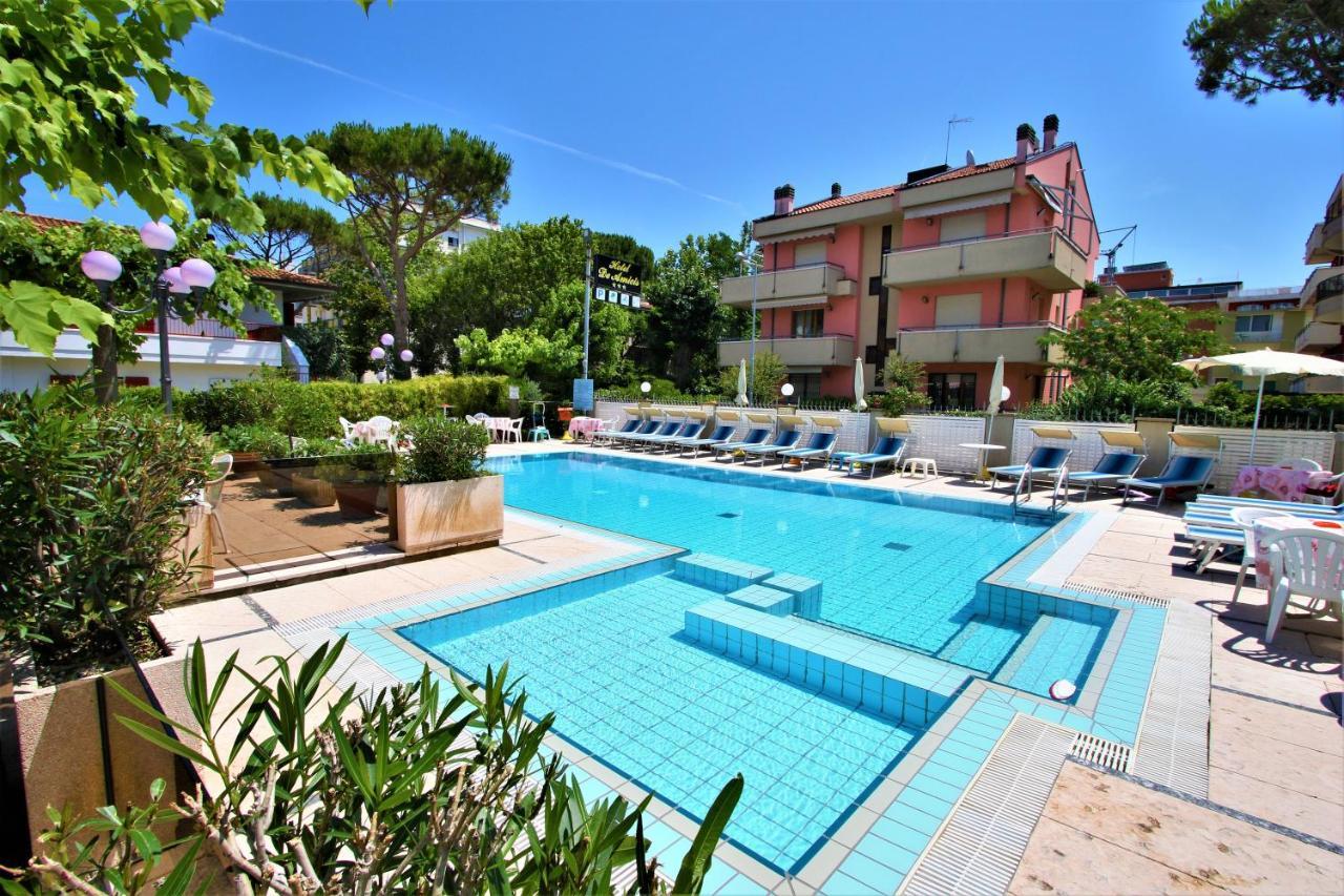 Hotel De Amicis Riccione Eksteriør billede