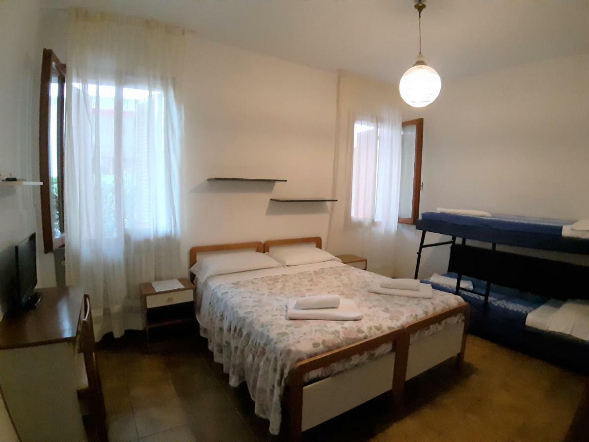 Hotel De Amicis Riccione Eksteriør billede